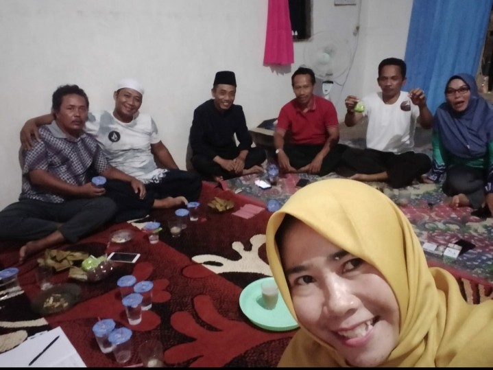 MEMBANGUN KEAKRABAN